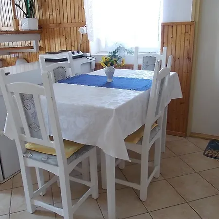 Konukevi Judit Vendeghaz